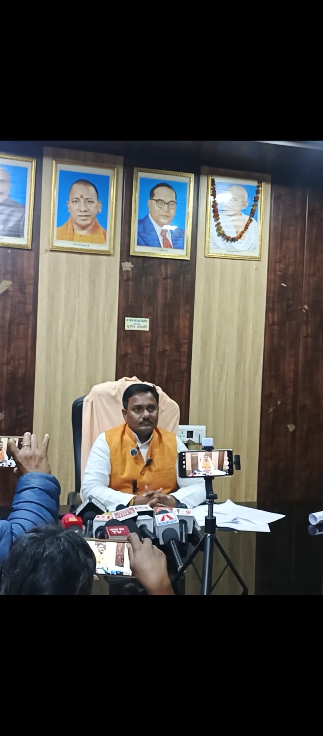 नगर पंचायत अध्यक्ष बढ़नी ने प्रेस वार्ता कर ईओ की कार्यप्रणाली पर उठाये सवाल, मनमानी करने का लगाया आरोप