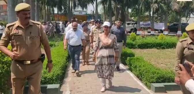 लखीमपुर खीरी में सीएम योगी के कार्यक्रम को लेकर तैयारियां तेज, मियांपुर गांव पहुंचे अफसर