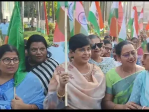 नारी शक्ति वंदन यात्रा से गूंजा लखीमपुर खीरी: महिलाओं ने दिखाया बढ़ता राजनीतिक आत्मविश्वास