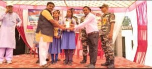 दुधवनिया खुर्द के पब्लिक सिटी मांटेसरी स्कूल में धूमधाम से हुआ पुरस्कार वितरण एवं सम्मान समारोह