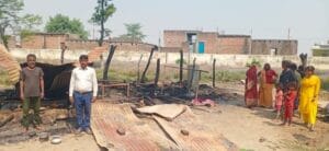 आग लगने से नकदी सहित हजारों का सामान जला